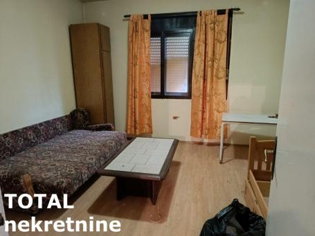 SREMSKI KARLOVCI - STRAZILOVO - 220.00 m2