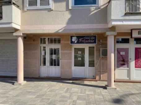 Local commercial à vendre à Tivat 