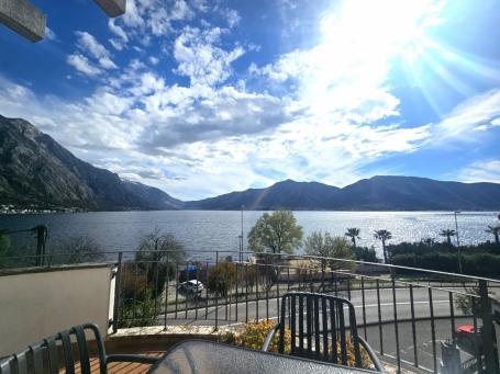 Šarmantan primorski stan 50m od mora sa otvorenim pogledom, Kotor, Orahovac