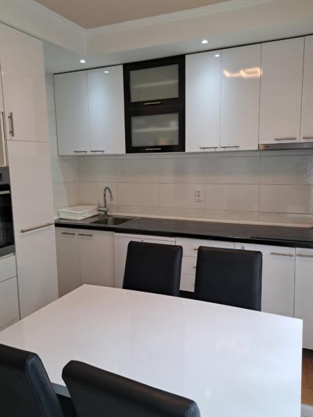 Stan 55 m² na Prodaju – Centar, Bar