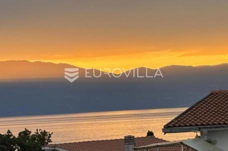 Krk, Malinska, elegantan studio apartman 20 m² s pogledom na more