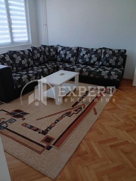 Izdaje se stan na Panteleju, 55m2