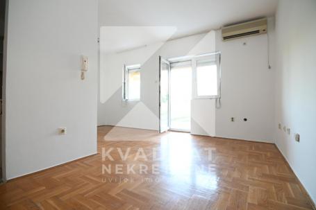 Izdavanje, Dvosoban stan, Podgorica, Stari Aerodrom, 84m2