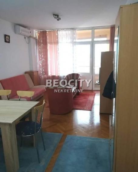 Novi Sad, Bulevar Oslobođenja, Bulevar oslobođenja, 1.5, 45m2, 350EUR kod Futoške pijace