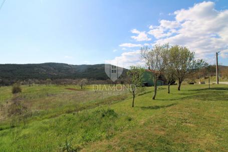 Kršan, okolica, građevinsko zemljište s dozvolom