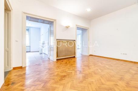 Zagreb, Donji grad, četverosoban stan 121 m²