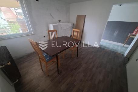 Duga Resa, Gornje Mrzlo Polje Mrežničko, kuća 250 m², 150 m do Mrežnice