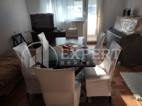 Prelep četvorosoban stan 83m2, centar, kod Pravnog fakulteta