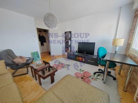 Dvosoban stan na Bulevar,  51m2
