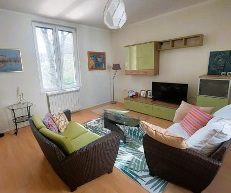 Voždovačka crkva, Kostolačka, 58m2(60m2), 2. 0, 1/2, uknj