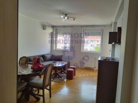 Dvosoban stan na Novoj Detelinari