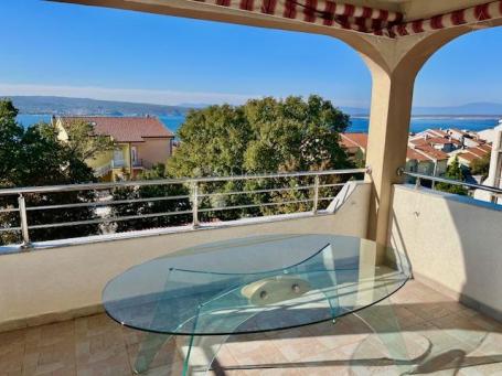 Ekskluzivno samo u Dogmi!CRIKVENICA, stan 70m2 sa terasom i pogledom na more