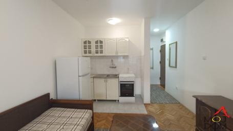 NOVI SAD - BULEVAR - IZDAVANJE NEKRETNINA - 24 m2 - 270€