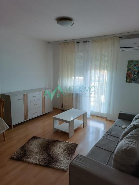 Izdavanje, Stan, 42m2 , Grbavica - Telep