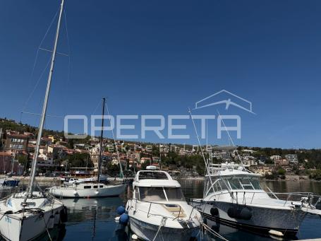 Opatija, Volosko – Prostran stan s otvorenim pogledom na more, izvrsna lokacija