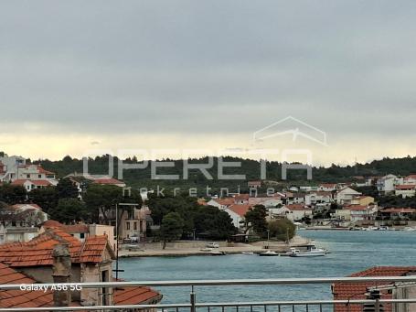 Tisno, Moderna kuća 168m2 - novogradnja u samom centru