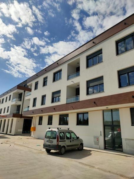 Garsonjera 27m Novi Sad Čerevićka ulica, NOV, useljiv pogled na Frušku goru