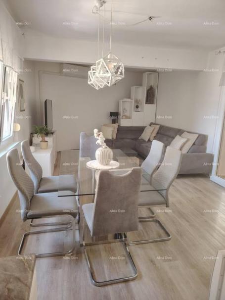 Stan Prodaje se prostrani stan od 96 m² u Puli