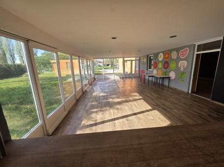 Najam restorana 356m² –  krušna peć, pečenjara, terasa, veliki parking