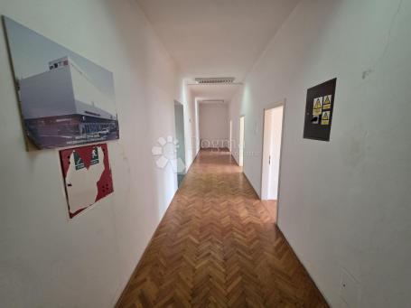 Najam uredskog prostora cca 298m² - 8 ureda, spremište