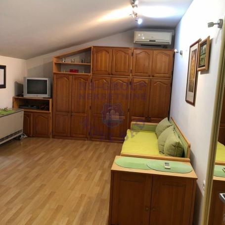Dvosoban dvorisni stan na Telepu,61m2