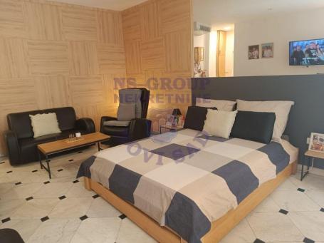 Garsonjera u centru grada,59m2