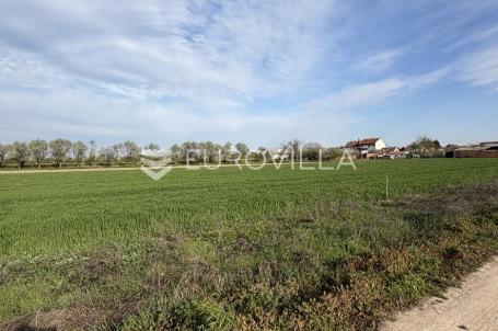 Đakovo, građevinsko zemljište 336 m²
