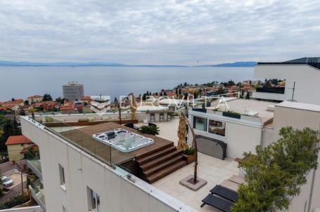 Opatija, Volosko, luksuzan penthaus 267 m², krovna terasa s jacuzzijem