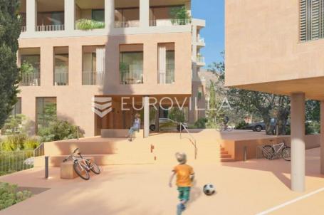 Trogir, Seget Donji, dvosoban stan na prvom katu neto korisne površine 90 m², S2, C