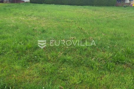 Karlovac, Jelaši, građevinsko zemljište 1320 m² na mirnoj lokaciji