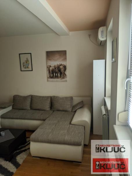 Dvosoban stan 47 m², Bulevar Oslobođenja, Novi Sad