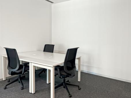Privatne kancelarije za 1 osobu na lokaciji Regus Business Tower Montenegro