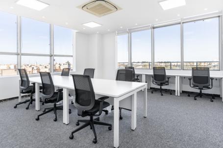 Отворен план канцелариски простор за 15 Лица во Regus Paladium 