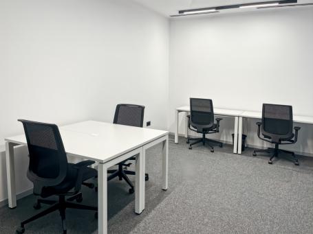 Privatne kancelarije za 3 zaposlenih na lokaciji Regus Business Tower Montenegro