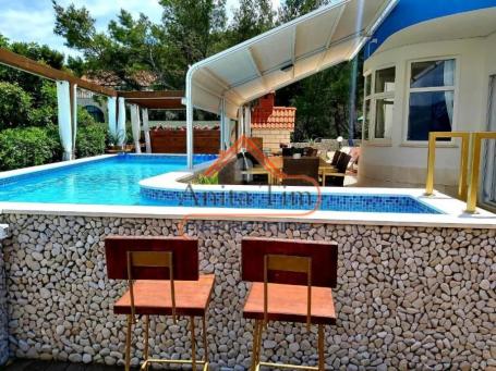 Slatine - apartmanska kuća uz more