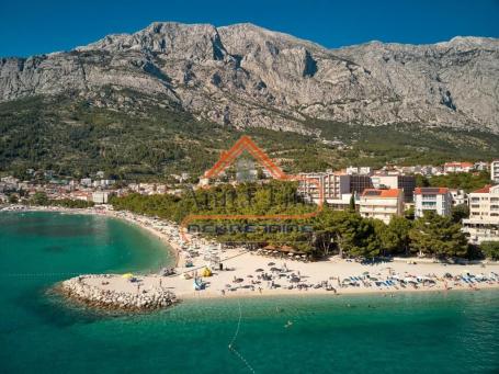 Baška Voda - apartmanska kuća sa 19 jedinica