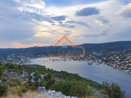 Vinišće - INVESTICIJA!! kuća sa 5 apartmana
