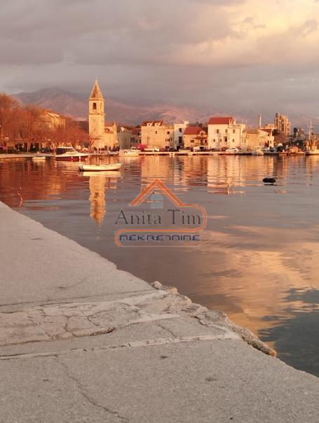 Kaštel Sućurac - INVESTICIJA!!! kamena kuća u nizu