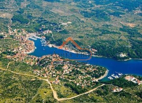 Milna - Građevinsko zemljište, 5601 m2