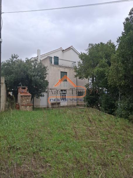 Kučine - obiteljska kuća