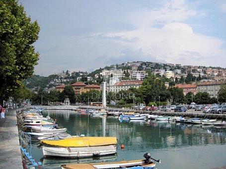 RIJEKA, CENTAR – POTKROVLJE ZA INVESTICIJU