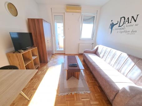 NOVI SAD - BULEVAR OSLOBOĐENJA - 26.00 m2