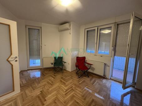 Izdavanje, Stan, 64m2 , Bulevar Evrope