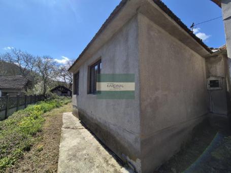 Na prodaju seoska kuća po izuzetno povoljnoj ceni!