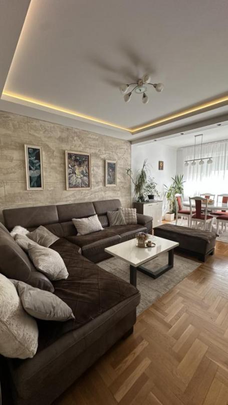 Četvorosoban stan na Novom Naselju