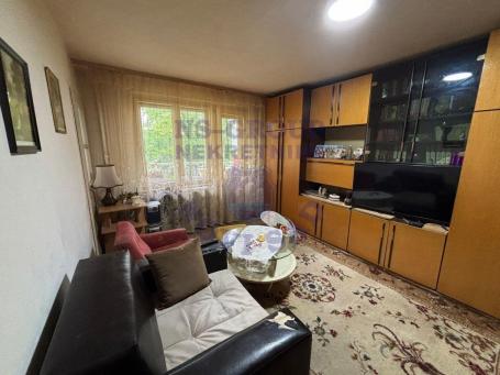 Prodaje se funkcionalan i svetao stan površine 52m2