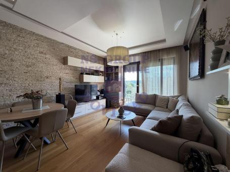 Odličan trosoban stan na Limanu 3 *** 85m2