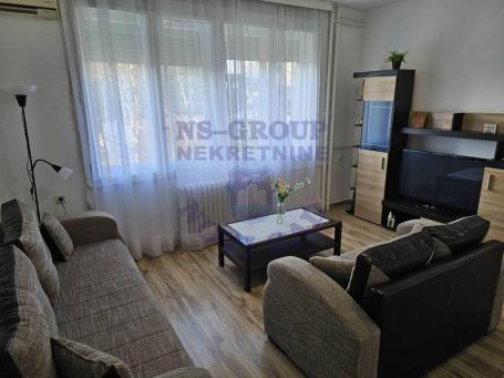 Trosoban stan na Spensu,71m2!