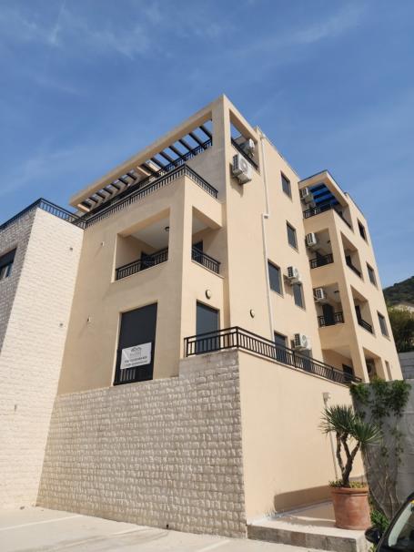 Stan 70 m² na Izdavanje – Centar, Tivat