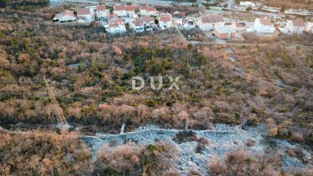 CRIKVENICA - građevinsko zemljište 2950 m2